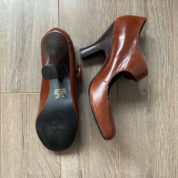 Adorable academia heels - Picture 6 of 10